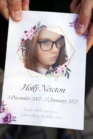 “我的女儿被她的前男友刺死，她死的时候我