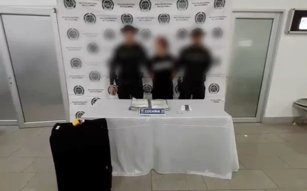 一名英国人在哥伦比亚机场被抓获，他在宽边